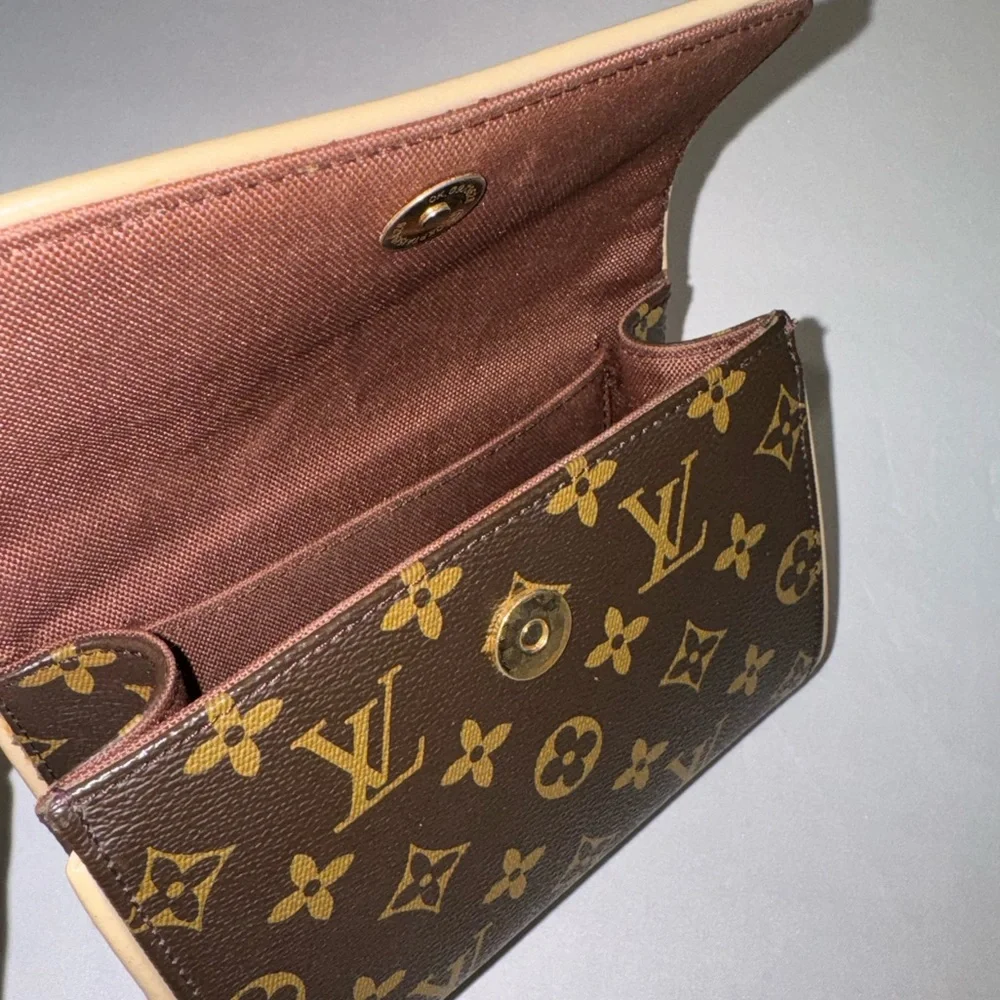 LOUIS VUITTON Monogram Pochette Florentine Waist pouch - Picture 4 of 5